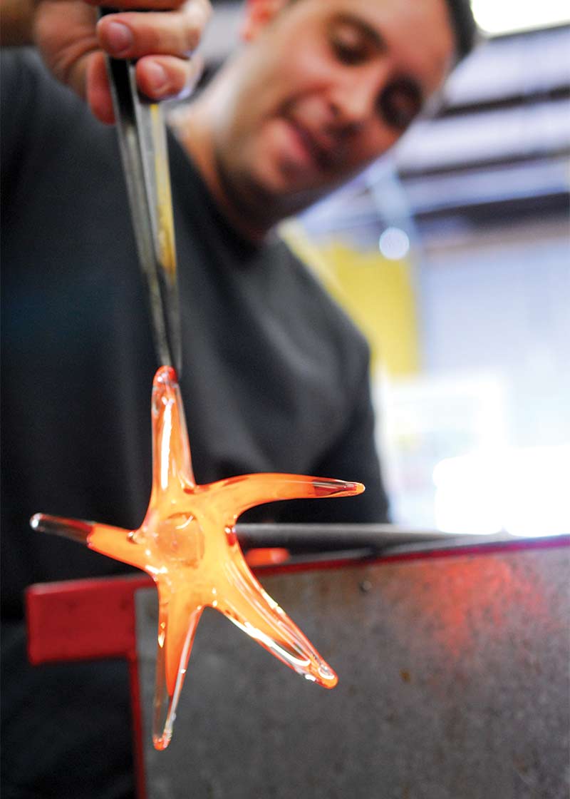 Luke Adams Hand blown Glass Large 7" Stars - Image 3